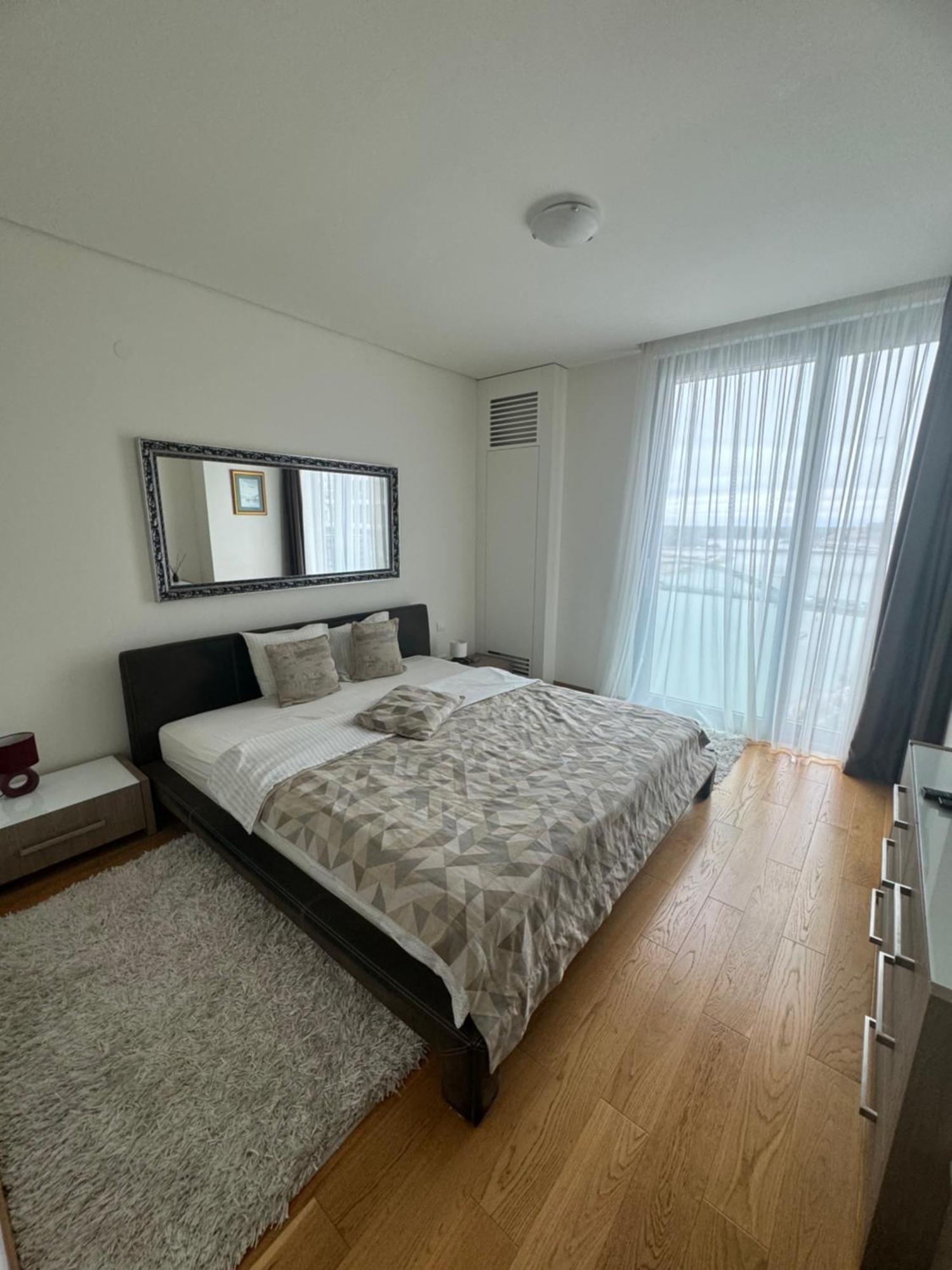 Queen Apartments Belgrade Waterfront ภายนอก รูปภาพ